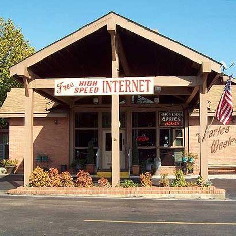 Charles Wesley Motor Lodge Downtown Broken Bow- Hochatown Extérieur photo