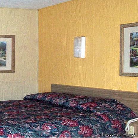 Charles Wesley Motor Lodge Downtown Broken Bow- Hochatown Chambre photo