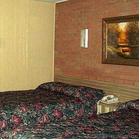 Charles Wesley Motor Lodge Downtown Broken Bow- Hochatown Chambre photo