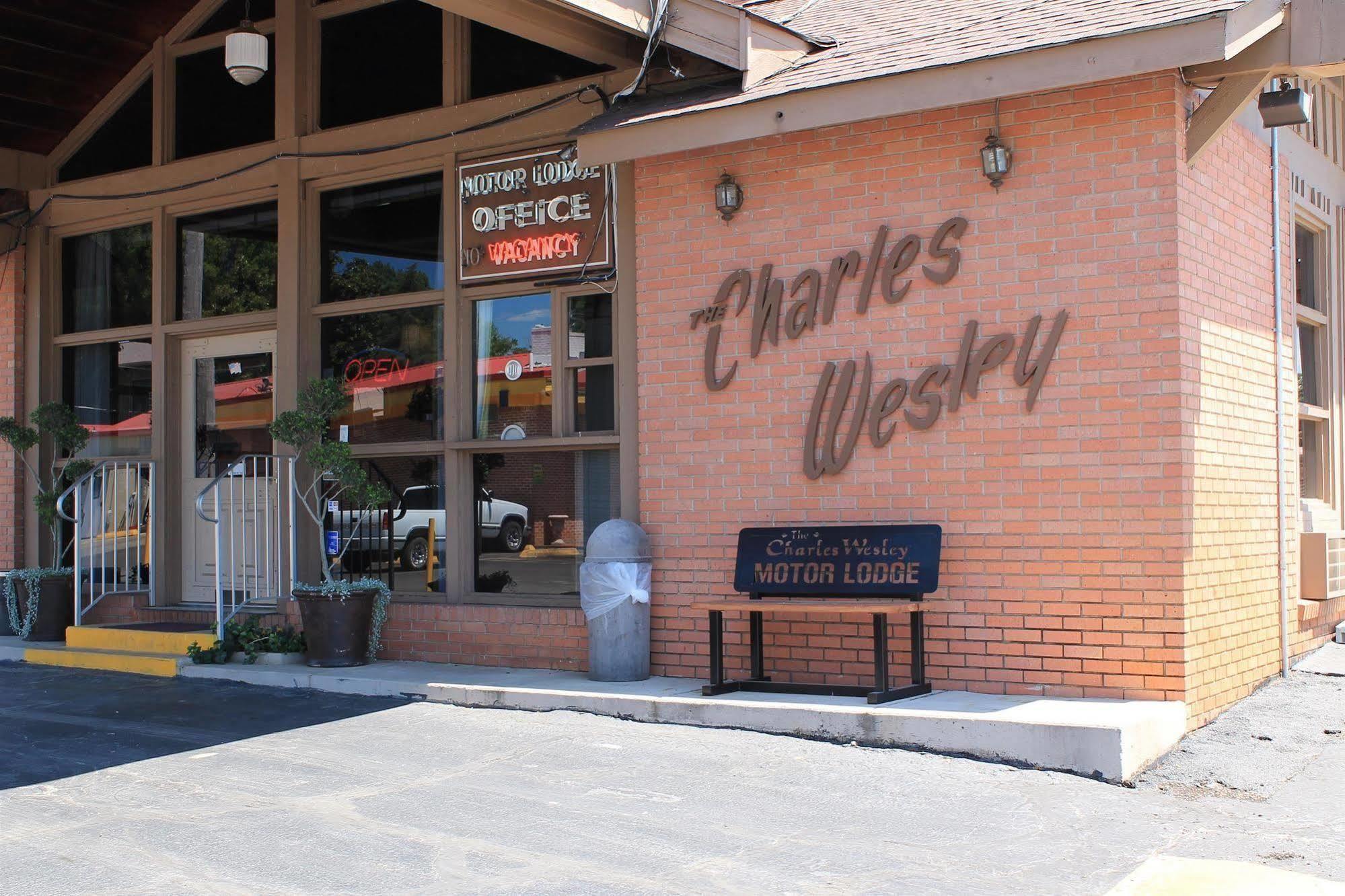 Charles Wesley Motor Lodge Downtown Broken Bow- Hochatown Extérieur photo