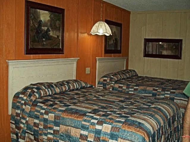 Charles Wesley Motor Lodge Downtown Broken Bow- Hochatown Extérieur photo