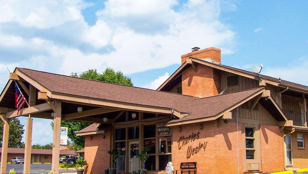 Charles Wesley Motor Lodge Downtown Broken Bow- Hochatown Extérieur photo