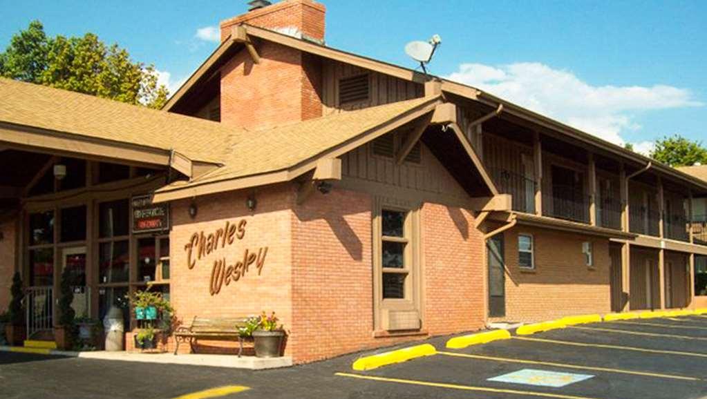Charles Wesley Motor Lodge Downtown Broken Bow- Hochatown Extérieur photo